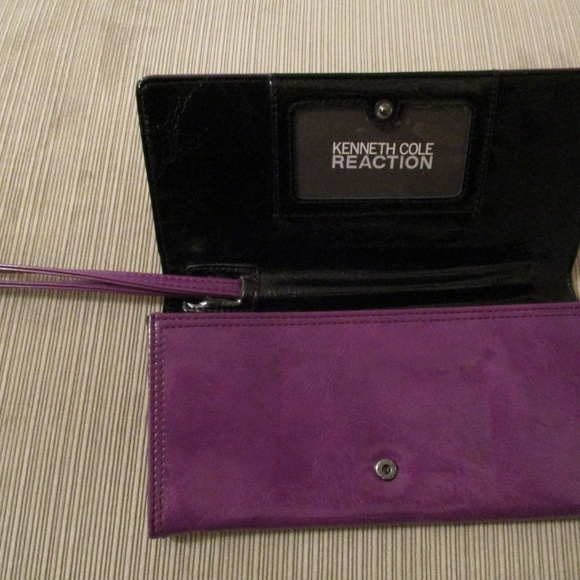 NWOT KENNETH COLE REACTIONS Wallet Wristlet Clutch - Picture 5 of 8